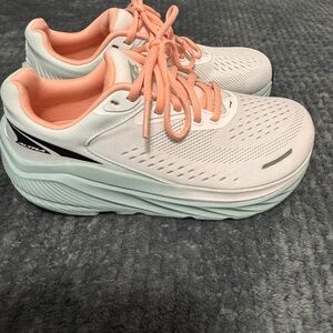 WOMEN'S VIA OLYMPUS 2